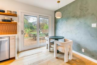 2 Mi to Dtwn Austin Getaway with Natural Pool - Austin - 5