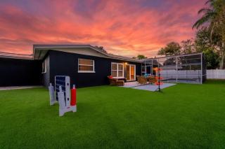 Pool - Near Beach - Outdoor Games for Family - Close to DT - 8