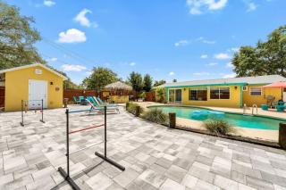 Pool - Hot tub - E-bikes - Gym - Near Beach - Family Home - Sint-Petersburg - 3
