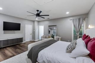 City Views Apartment - Near Minute Maid Park & Toyota Center - Houston - 1
