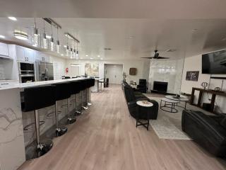 Luxury Resort•POOL/SPA/Golf/Grill/Games/Sleep 40+ - Lakeside - 6