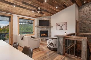 Luxurious Chalet - Epic Views, Hot Tub, Gym, Game Room, & 4k Projector in Grand Lake - 5