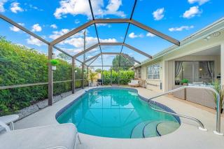 Heated Pool - Minutes to Beach - Outside Bar - Perfect for Family - Naples - 4