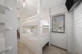 Kriss Cottage - 1