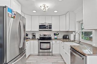 Cozy Cape Cottage Gulf Access - Waterway Estates - 4