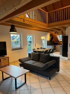 5-Seen-Loft mit 6-8 Schlafplätzen, Ferienwohnung Nähe Ammersee, neu eingerichtet - Kottgeisering - 9