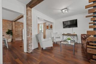 4 Bedroom Luxury House, Free Parking, Next to LRT, Kitchener Downtown, near Chicopee Ski Club - Kitchener - 6
