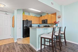 5 Star Resort 11th Fl Stunning Sunrise 2BR 2BA King Suite,Pools ,Shuttle or Walk to Beach - Destin - 2