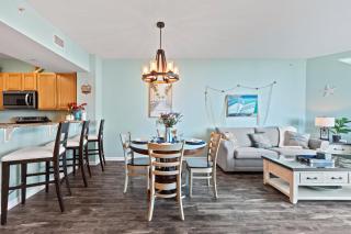 5 Star Resort 11106 Fl Stunning Sunrise 2BR 2BA King Suite,Pools ,Shuttle or Walk to Beach - Destin - 1