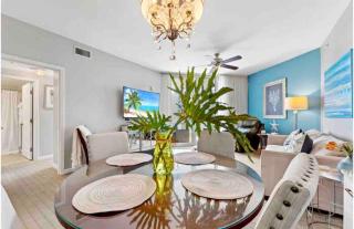 Pink Sunsets at the Palms of Destin Across from Beach, Heated Pool Shuttle & Dining - Destin - 4