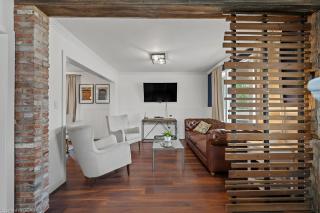 4 Bedroom Luxury House, Free Parking, Next to LRT, Kitchener Downtown, near Chicopee Ski Club - Kitchener - 7