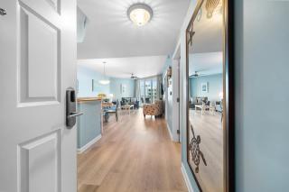 Stunning Resort 11th Fl Pool & Gulf View King Suite Across From Beach - Destin - 9