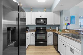 Stunning Resort 11th Fl Pool & Gulf View King Suite Across From Beach - Destin - 8