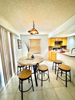 My Charming Home, Cozy, in the Heart of West Side - El Paso - 9