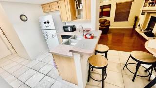 My Charming Home, Cozy, in the Heart of West Side - 3