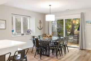 Pet Friendly, Spacious, Updated 4Bd-3Ba Tennis-Pickelball, Pool, Walk-Bike to Beach - 4