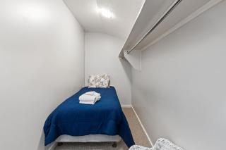 Pet Friendly, Spacious, Updated 4Bd-3Ba Tennis-Pickelball, Pool, Walk-Bike to Beach - 7