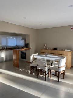 Casa para 4 personas en Pinamar - mayores de 30 años - no se aceptan grupos de jóvenes - Pinamar - 2