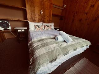 Bournda Cabins at Woodbine - - 0