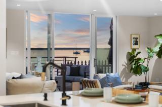 Experience the Pinnacle of Coastal Living at Harbour House - Half Moon Bay - 9