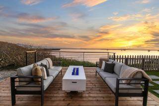 Experience the Pinnacle of Coastal Living at Harbour House - Half Moon Bay - 5
