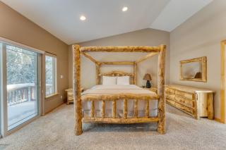 Cherry Hills Spacious Tahoe Cabin with Deck Fireplace Open Interiors - South Lake Tahoe - 6