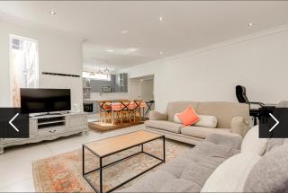22 on Ballyclare - Johannesburg - 2