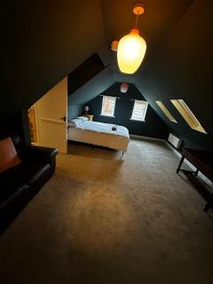 Detached 4BR, 4 Bathroom, Driveway, WiFi, Smart TV - Napton on the Hill - 0