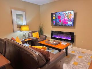 C111 Canmore World Class Solara Resort - Hot tub, Pool, Gym, AirCon, Free Parking & Netflix - 3