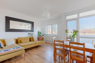 Fantastically Located 4BD Flat Clerkenwell - 0