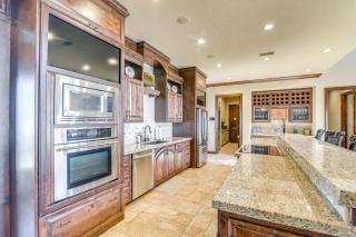 Beachfront Group Getaway on Bolivar Peninsula - 3