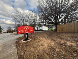Magnolia Bay Hotel & Suites - Jonesboro - 6