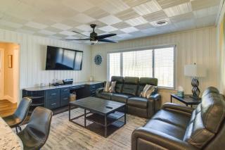 Home with Patio and Games Near Dtwn Pensacola! - Pensacola - 2