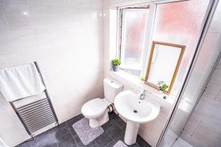 Cozy Spacious 5BR Sleeps of 9 - Nottingham - 8