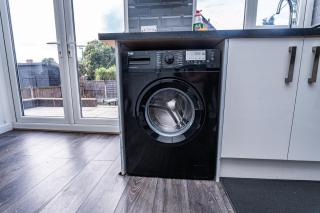 Cozy Spacious 5BR Sleeps of 9 - Nottingham - 4