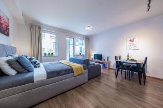 Amazonka Suite - Prague - 1