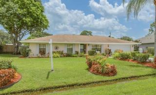 Blisscapade Pool Movie Theater Games Backyard - Palm Bay - 2