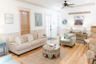 5 Mins to Beach Shared Pool Covered Deck Bikes Heron Cottage by AvantStay - Santa Rosa Beach - 4