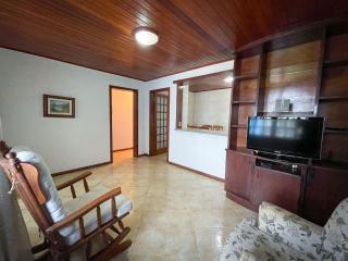 Belíssima Casa a 350m da Praia de Canasvieiras - Florianópolis - 4