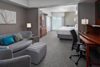 Courtyard by Marriott Raleigh North/Triangle Town Center - 4