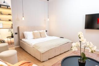 Central Studio Apartment - 4