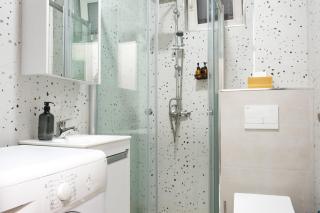 Central Studio Apartment - 1