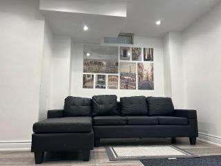 Adorable Full house in Ajax Incl Basement - 1