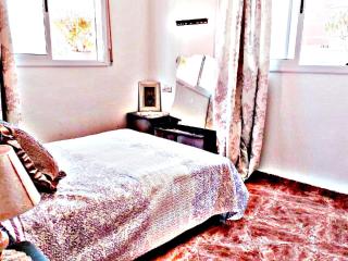 Luxury 3-bedroom apartments 5-min to the Airport - 4