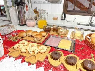 Hospedagem com café da manhã - Quarto 2 - Hospedaria Orquídeas de Bombinhas - Bombinhas - 5