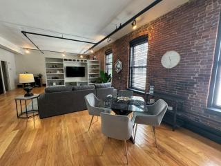 Sunny & Spacious Studio Back Bay - 8