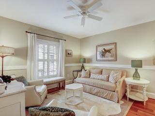 Apartment on Perry Lane - Savannah - 0