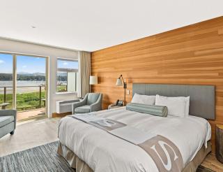Sproat Lake Landing Resort - 6