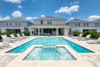 Spacious 8 Bdrm Home with South Facing Pool in Encore - 9