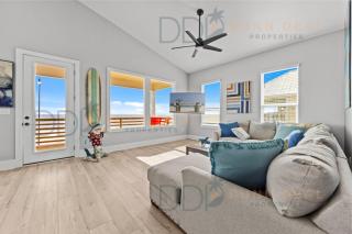 110 East Beach Blvd - 7